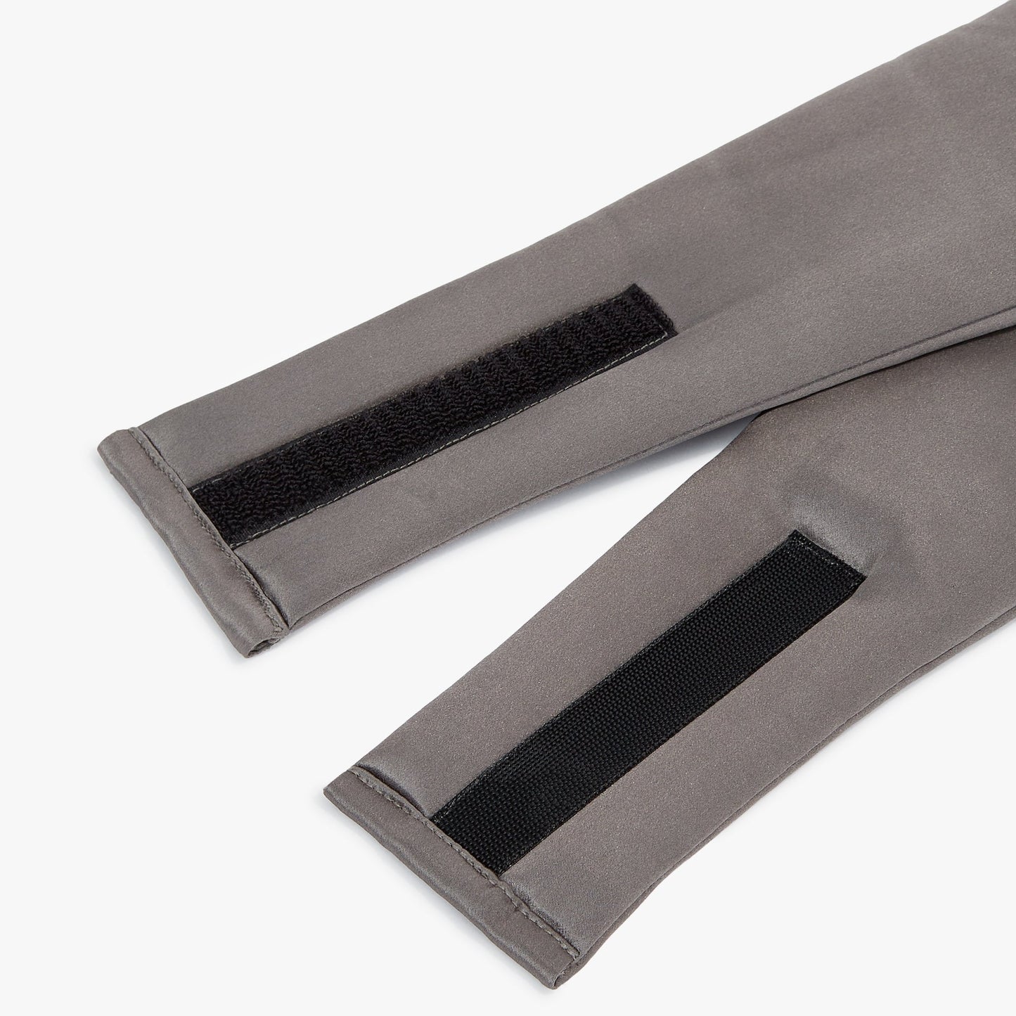 High quality Velcro attachment of the Dore and Rose Deep Sleep Eye Mask in the color Gray