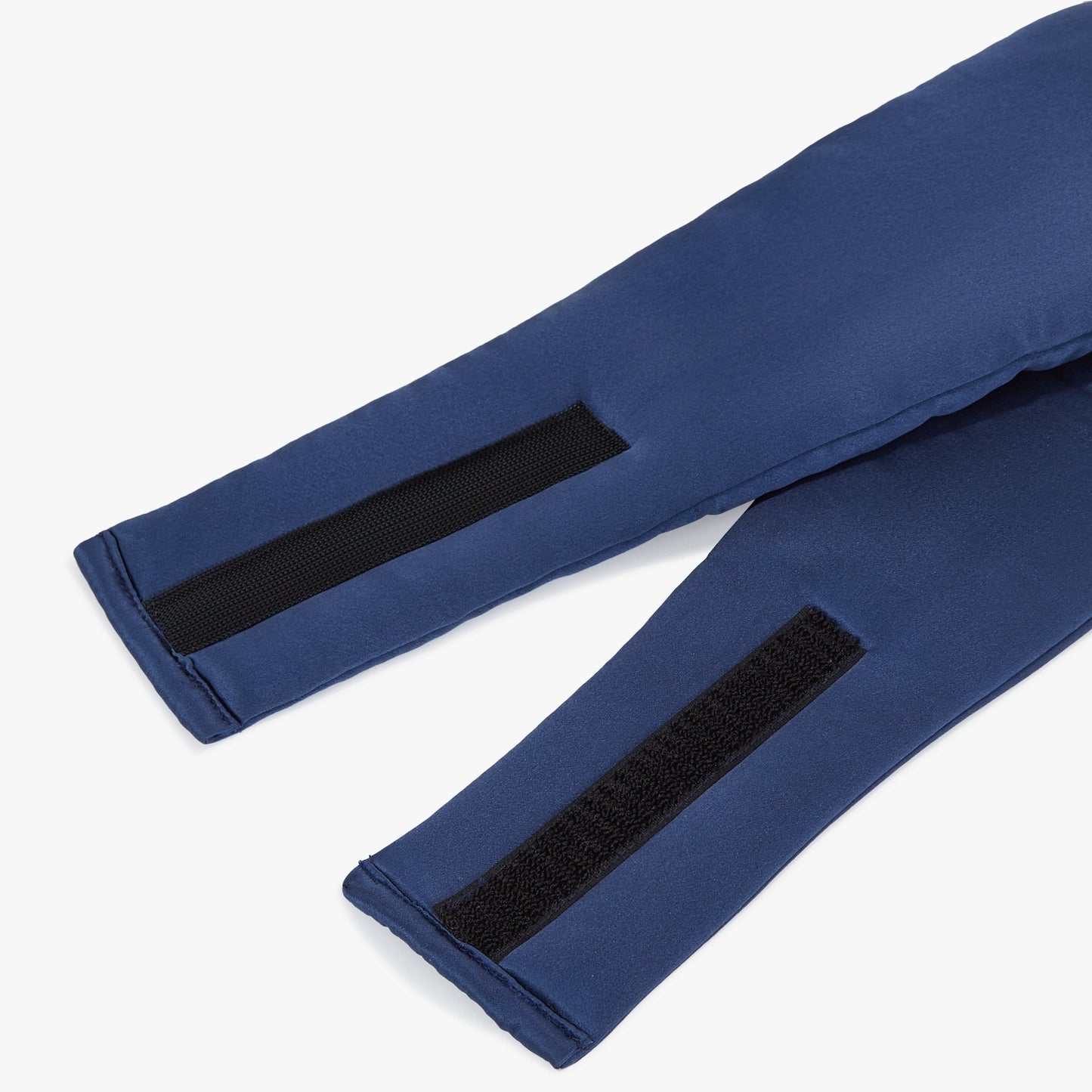 High quality Velcro attachment of the Dore and Rose Deep Sleep Eye Mask in the color Navy Blue