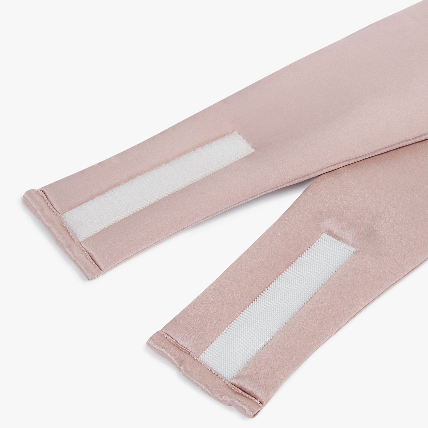 High quality Velcro attachment of the Dore and Rose Deep Sleep Eye Mask in the color Rose Pink